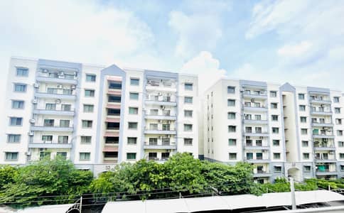10 Marla 3 Bedroom Ready To Move Apartment Available For Rent In Askari 11 Lhr