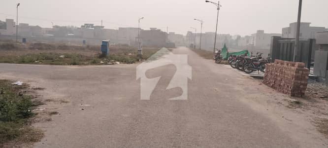 ائیر ایوینیو ۔ بلاک پی ڈی ایچ اے فیز 8 سابقہ ایئر ایوینیو,ڈی ایچ اے فیز 8,ڈی ایچ اے ڈیفینس,لاہور میں 1 کنال رہائشی پلاٹ 4.1 کروڑ میں برائے فروخت۔ ائیر ایوینیو ۔ بلاک پی ڈی ایچ اے فیز 8 سابقہ ایئر ایوینیو,ڈی ایچ اے فیز 8,ڈی ایچ اے ڈیفینس,لاہور میں 1 کنال رہائشی پلاٹ 4.1 کروڑ میں برائے فروخت۔