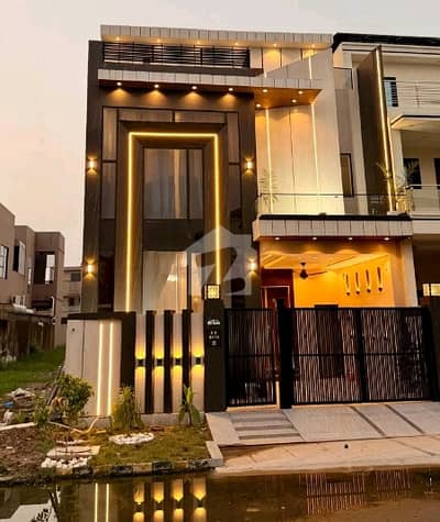 Aesthetic Prime Location House Of 5 Marla For Sale Is Available Aesthetic Prime Location House Of 5 Marla For Sale Is Available