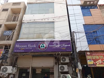 منٹگمری بازار فیصل آباد میں 4 مرلہ Studio عمارت 14.0 کروڑ میں برائے فروخت۔