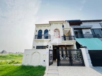 لیک سٹی رائیونڈ روڈ,لاہور میں 5 کمروں کا 7 مرلہ مکان 3.65 کروڑ میں برائے فروخت۔ لیک سٹی رائیونڈ روڈ,لاہور میں 5 کمروں کا 7 مرلہ مکان 3.65 کروڑ میں برائے فروخت۔