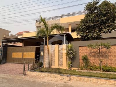 VIP CORNER 1 Kanal House For Sale At F4 Phase 6 VIP CORNER 1 Kanal House For Sale At F4 Phase 6