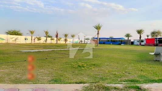 گداپ ٹاؤن کراچی میں 9 کنال Studio فارم ہاؤس 3.5 کروڑ میں برائے فروخت۔