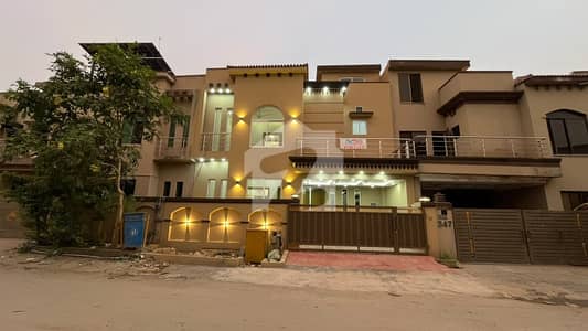 بحریہ ٹاؤن فیز 8 ۔ ابو بکر بلاک بحریہ ٹاؤن فیز 8 ۔ سفاری ویلی,بحریہ ٹاؤن فیز 8,بحریہ ٹاؤن راولپنڈی,راولپنڈی میں 5 کمروں کا 8 مرلہ مکان 3.3 کروڑ میں برائے فروخت۔ بحریہ ٹاؤن فیز 8 ۔ ابو بکر بلاک بحریہ ٹاؤن فیز 8 ۔ سفاری ویلی,بحریہ ٹاؤن فیز 8,بحریہ ٹاؤن راولپنڈی,راولپنڈی میں 5 کمروں کا 8 مرلہ مکان 3.3 کروڑ میں برائے فروخت۔