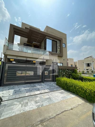 8MARLA 1 YEARS USED HOUSE GOOD CONDITION IN E BLOCK BAHRIA ORCHARD LAHORE PHASE2 MONTHLY RENTAL INCOME 1 LAC GOOLD INVESTMENT CHANCE OWNER BUILD
