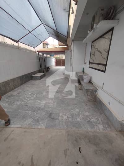 نارتھ ناظم آباد ۔ بلاک سی نارتھ ناظم آباد,کراچی میں 8 کمروں کا 1 کنال مکان 2.5 لاکھ میں کرایہ پر دستیاب ہے۔