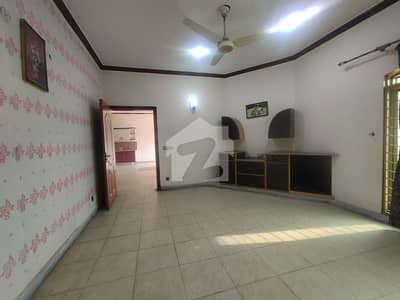 این ایف سی 1 - بلاک سی (این ای) این ایف سی 1,لاہور میں 4 کمروں کا 1 کنال بالائی پورشن 1.15 لاکھ میں کرایہ پر دستیاب ہے۔