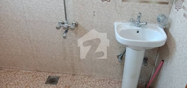 01 Kanal Slightly Used Beautiful Upper Portion Available For Rent At Very Hot Location