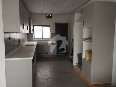 1 KANAL HOUSE AVAILABLE FOR RENT