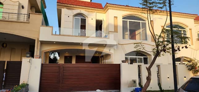 10 Marla House With Basement For Rent | 6 Bedrooms | Sector C1, Bahria Enclave