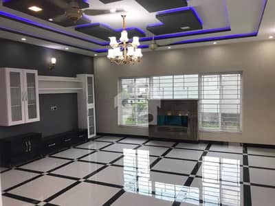 1 Kanal Slightly used house just like brand new