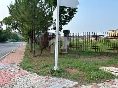 A Block 4 Kanal 2.5 Kanal Extra Land Develop Possession Formhouse Plot Highted Location Available For Sale A Block 4 Kanal 2.5 Kanal Extra Land Develop Possession Formhouse Plot Highted Location Available For Sale