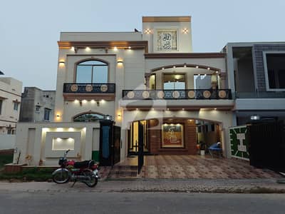 بحریہ ٹاؤن جاسمین بلاک بحریہ ٹاؤن سیکٹر سی,بحریہ ٹاؤن,لاہور میں 5 کمروں کا 10 مرلہ مکان 4.1 کروڑ میں برائے فروخت۔ بحریہ ٹاؤن جاسمین بلاک بحریہ ٹاؤن سیکٹر سی,بحریہ ٹاؤن,لاہور میں 5 کمروں کا 10 مرلہ مکان 4.1 کروڑ میں برائے فروخت۔