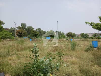 04 MARLA COMMERCIAL PLOT E-290 HOT LOCATION AVAILABLE FOR SALE IN DHA PHASE 9 TOWN.
