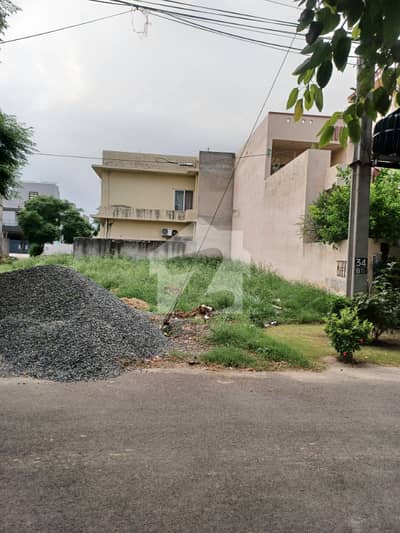 1 KANAL PLO10 MARLA PLOT AVAILABLE FOR SALE IN NESPAK HOUSING SCHEME PH 3 MAIN DEFENCE ROAD LAHORE