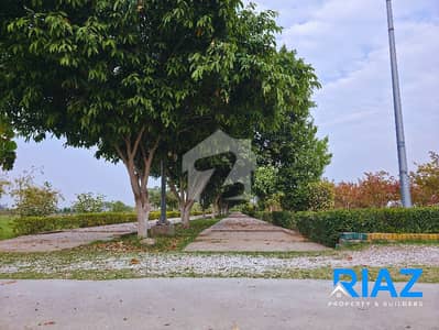 Kanal Plot Sector B2 Zone 2 || 25 Meter Wide Road
