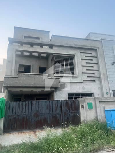 5MARLA GARY STC HOUSE AVAILABLE FOR SALE IN B BLOCK BAHRIA ORCHARD LAHORE OWNER BUILD NEAR PARK MASJID SCHOOL MARKET COMMUNITY AREA PHASE 2