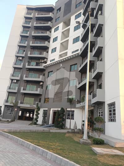 10 MARLA 3 BEDROOM APARTMENT AVAILABLE FOR RENT