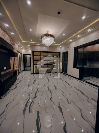 10 Marla Double Story House for Sale in LDA Avenue Block M Lahore | 5 Bed | Double Unit | Prime Location