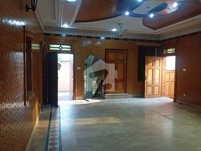 حیات آباد فیز 6 - ایف3 حیات آباد فیز 6,حیات آباد,پشاور میں 6 کمروں کا 10 مرلہ مکان 1.35 لاکھ میں کرایہ پر دستیاب ہے۔ حیات آباد فیز 6 - ایف3 حیات آباد فیز 6,حیات آباد,پشاور میں 6 کمروں کا 10 مرلہ مکان 1.35 لاکھ میں کرایہ پر دستیاب ہے۔