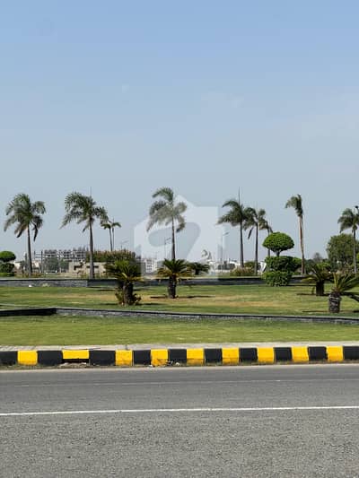 HOT COMMERCIAL OPPORTUNITY | 4 Kanal Plot For Sale