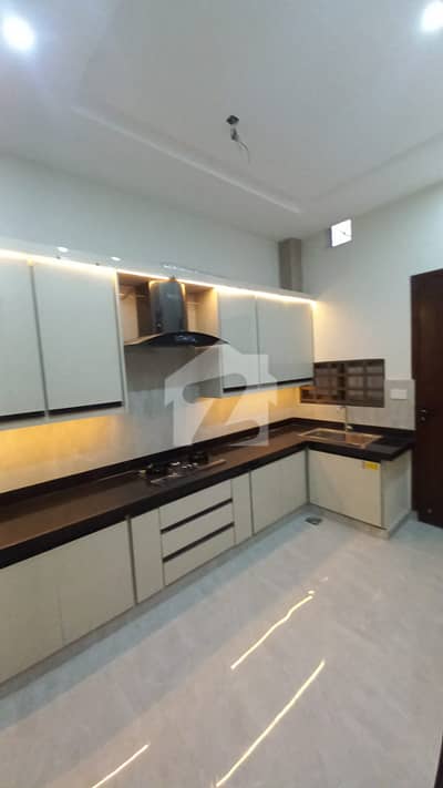 10 Marla Brand New House For Sale