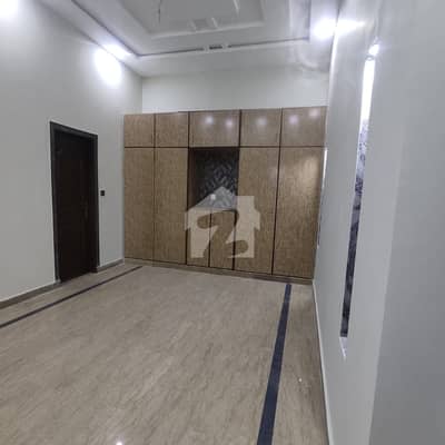 8 MARLA LOWER PORTION AVAILABLE FOR RENT