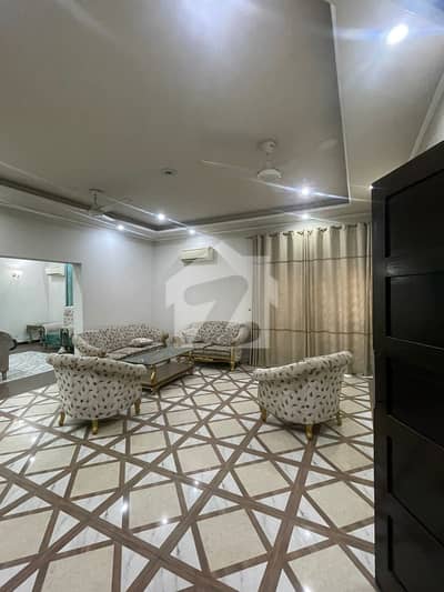 ONE KANAL BEAUTIFULL HOUSE AVAILABLE FOR RENT IN DHA PHASE 4