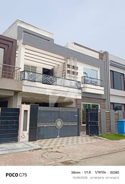 بحریہ آرچرڈ فیز 3 بحریہ آرچرڈ,لاہور میں 5 کمروں کا 8 مرلہ مکان 2.65 کروڑ میں برائے فروخت۔