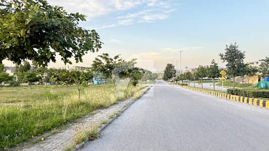 ڈی ایچ اے فیز 6 - سیکٹر بی3 ڈی ایچ اے ڈیفینس فیز 6 ,ڈی ایچ اے ڈیفینس,اسلام آباد میں 1 کنال رہائشی پلاٹ 1.65 کروڑ میں برائے فروخت۔ ڈی ایچ اے فیز 6 - سیکٹر بی3 ڈی ایچ اے ڈیفینس فیز 6 ,ڈی ایچ اے ڈیفینس,اسلام آباد میں 1 کنال رہائشی پلاٹ 1.65 کروڑ میں برائے فروخت۔