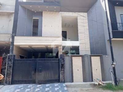 ایڈن ایگزیکیٹو ایڈن گارڈنز,فیصل آباد میں 4 مرلہ Studio مکان 1.6 کروڑ میں برائے فروخت۔ ایڈن ایگزیکیٹو ایڈن گارڈنز,فیصل آباد میں 4 مرلہ Studio مکان 1.6 کروڑ میں برائے فروخت۔