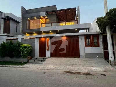 500 Yards Brand New Ultra Modern Designer House For Sale