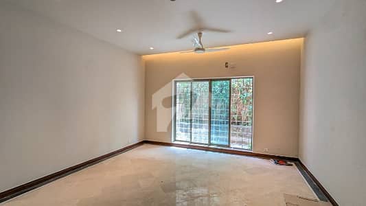 FOR RENT Fully Renovated 5-Beds Double Storey With Swimming Pool F_7/2