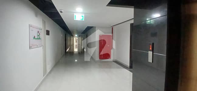 Office 700 Square Feet For Rent In Main Boulevard Gulberg, Lahore - Exceptional Spaces Available