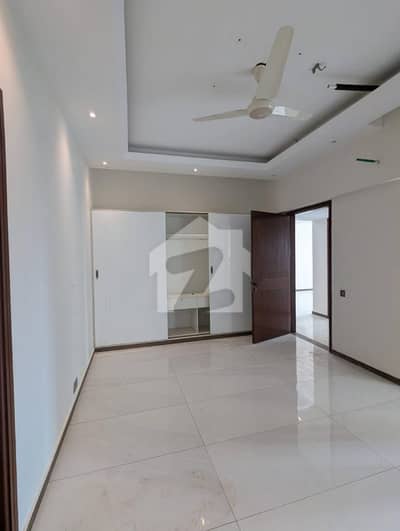 4 Bed DD Apartment For Sale In Clifton Next To Ocean Mall