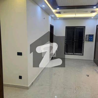 بحریہ آرچرڈ فیز 4 ۔ بلاک جی 5 بحریہ آرچرڈ فیز 4,بحریہ آرچرڈ,لاہور میں 2 کمروں کا 5 مرلہ فلیٹ 75.0 لاکھ میں برائے فروخت۔