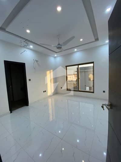 272sq yd 5 Bedrooms Luxury Villa is Available FOR RENT. 6km from Entrance of BTK. 5 Bed DDL 2 Kitchens