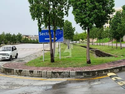 562 Square Feet Commercial Plot In Bahria Town Phase 8 - Block I Best Option