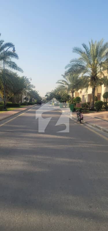 152sq Yd 3 Bedrooms Luxury Villa Is Available FOR RENT. 8km From Entrance Of BTK. 3 Bed DDL 1 Kitchen