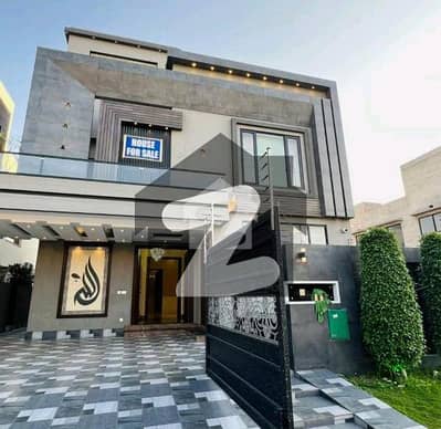 بحریہ ٹاؤن نشتر بلاک بحریہ ٹاؤن سیکٹر ای,بحریہ ٹاؤن,لاہور میں 5 کمروں کا 10 مرلہ مکان 4.5 کروڑ میں برائے فروخت۔ بحریہ ٹاؤن نشتر بلاک بحریہ ٹاؤن سیکٹر ای,بحریہ ٹاؤن,لاہور میں 5 کمروں کا 10 مرلہ مکان 4.5 کروڑ میں برائے فروخت۔