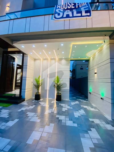 Band New 10 Marla House For Sale In Sector B, Bahria Town, Lahore Band New 10 Marla House For Sale In Sector B, Bahria Town, Lahore