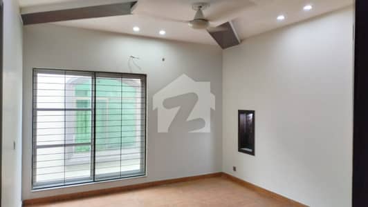 Bahria Town - Sector E House For sale Sized 10 Marla