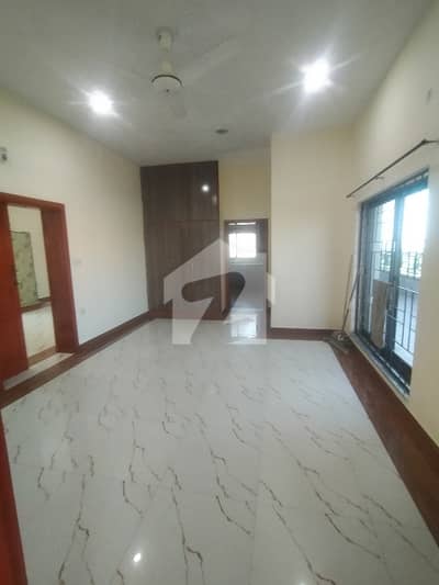 1 Kanal 2nd Floor Portion For Rent