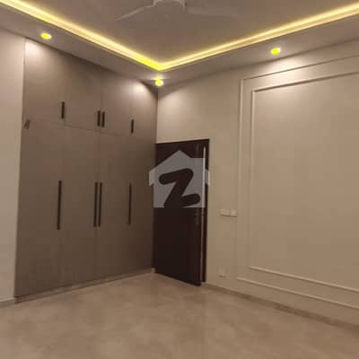 پی ایچ اے ایف آفیسرز ریزڈینسیا کوری روڈ,اسلام آباد میں 3 کمروں کا 1 کنال زیریں پورشن 1.3 لاکھ میں کرایہ پر دستیاب ہے۔ پی ایچ اے ایف آفیسرز ریزڈینسیا کوری روڈ,اسلام آباد میں 3 کمروں کا 1 کنال زیریں پورشن 1.3 لاکھ میں کرایہ پر دستیاب ہے۔