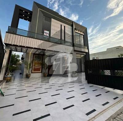 Modern 10 Marla House In Bahria Quaid Block