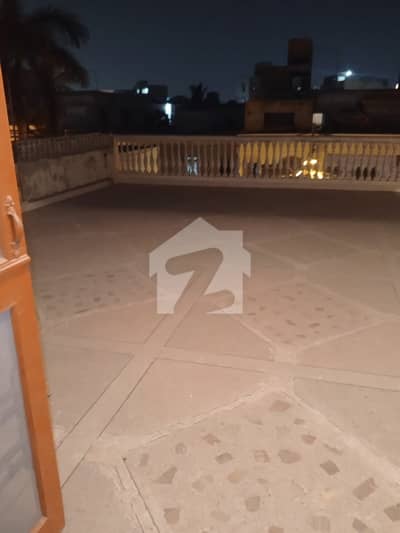 Double Storey 240 Square Yards House Available In Gulshan-E-Iqbal - Block 1 For Sale