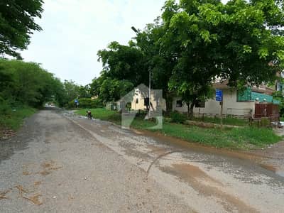 G-13/4 St No 121 Plot 25x40 For Sale