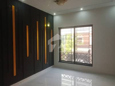 Spacious House Is Available For sale In Ideal Location Of Bahria Town - Sector C
