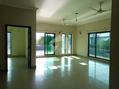 DHA Phase 6, B Block - 1 Kanal Corner House Use House Best Loction
