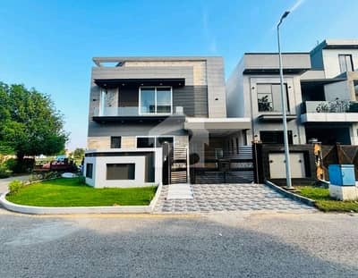 Corner House Of 1631 Square Feet In Citi Housing Society For Sale